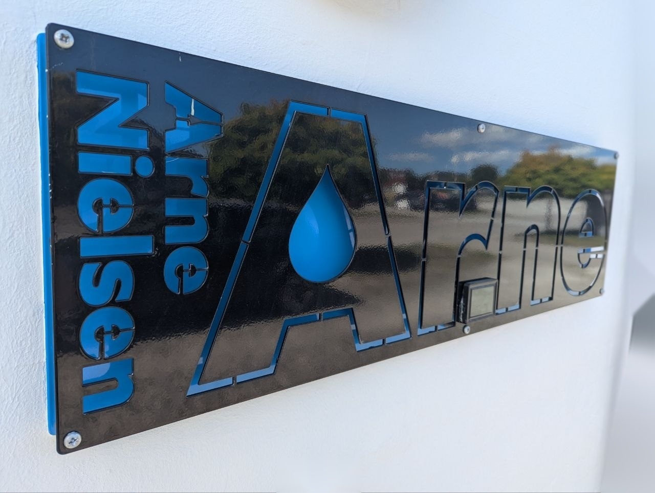 Arne Nielsen A/S facade sign